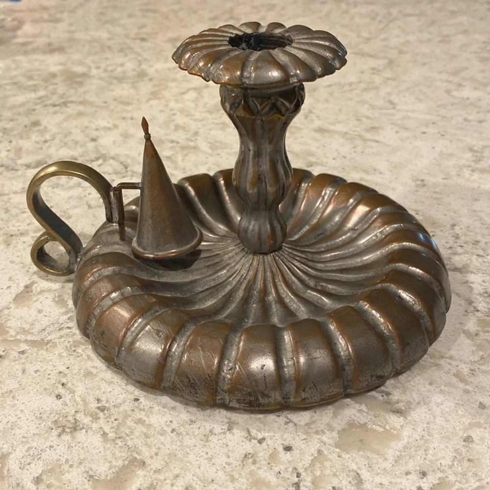VINTAGE~CANDLESTICK HOLDER~WITH SNUFFER~ROMANTIC HOME & GARDEN DECOR~COUNTRY~G21